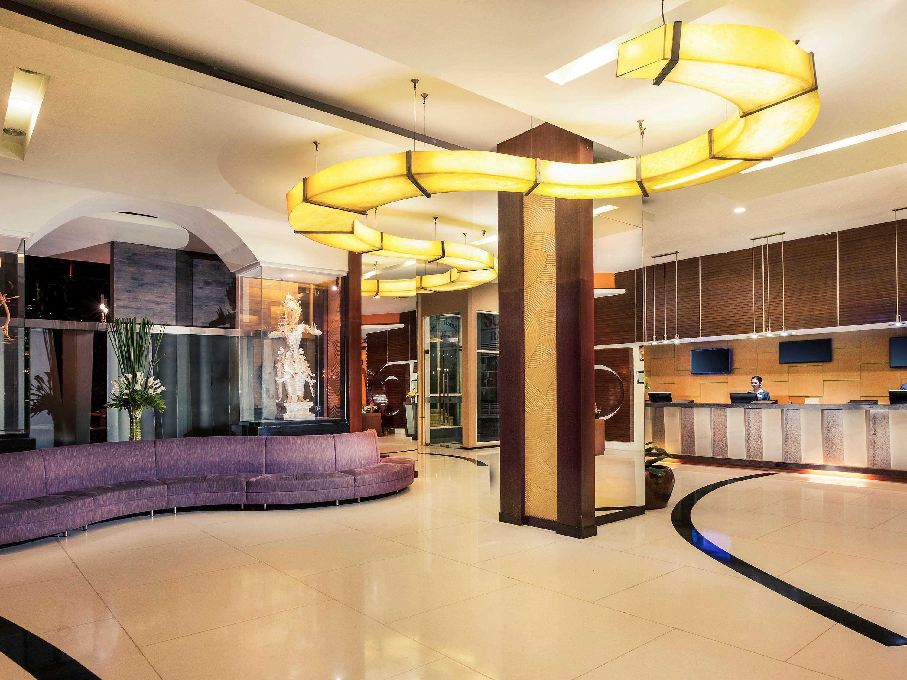 Mercure Surabaya Luaran gambar