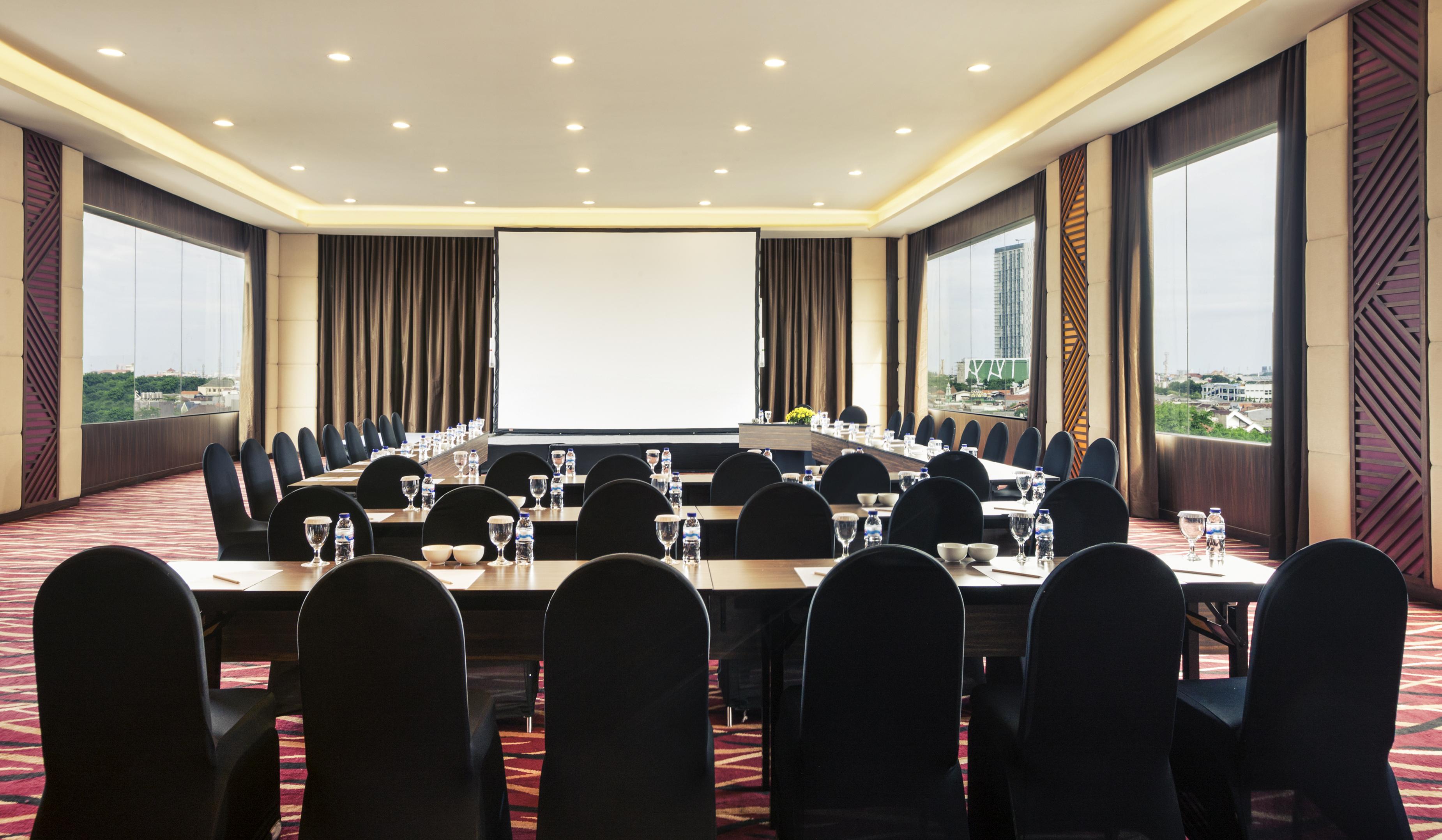 Mercure Surabaya Luaran gambar