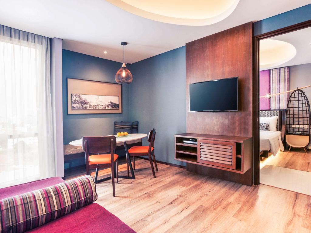 Mercure Surabaya Luaran gambar