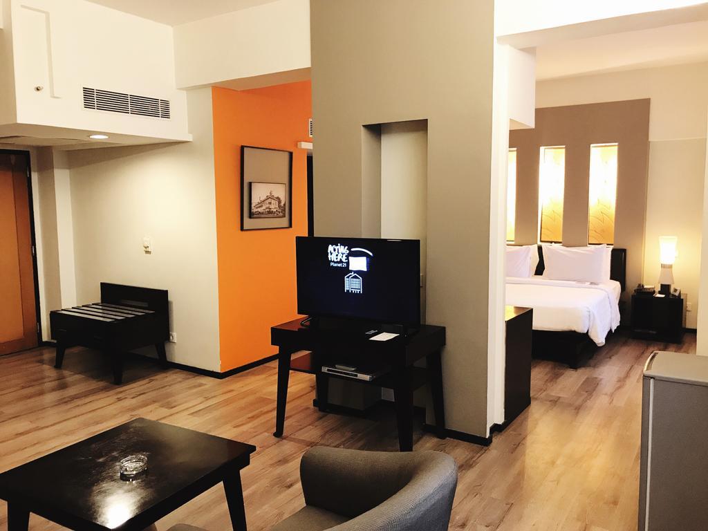 Mercure Surabaya Luaran gambar
