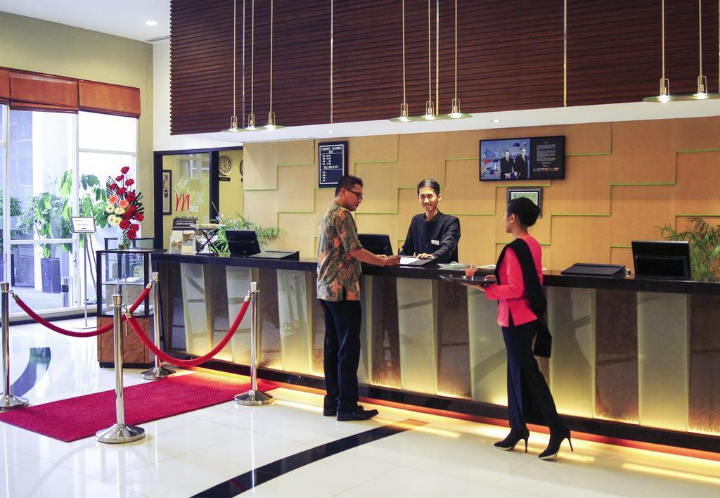 Mercure Surabaya Luaran gambar