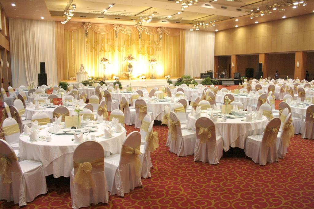 Mercure Surabaya Luaran gambar