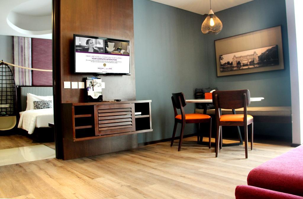 Mercure Surabaya Luaran gambar