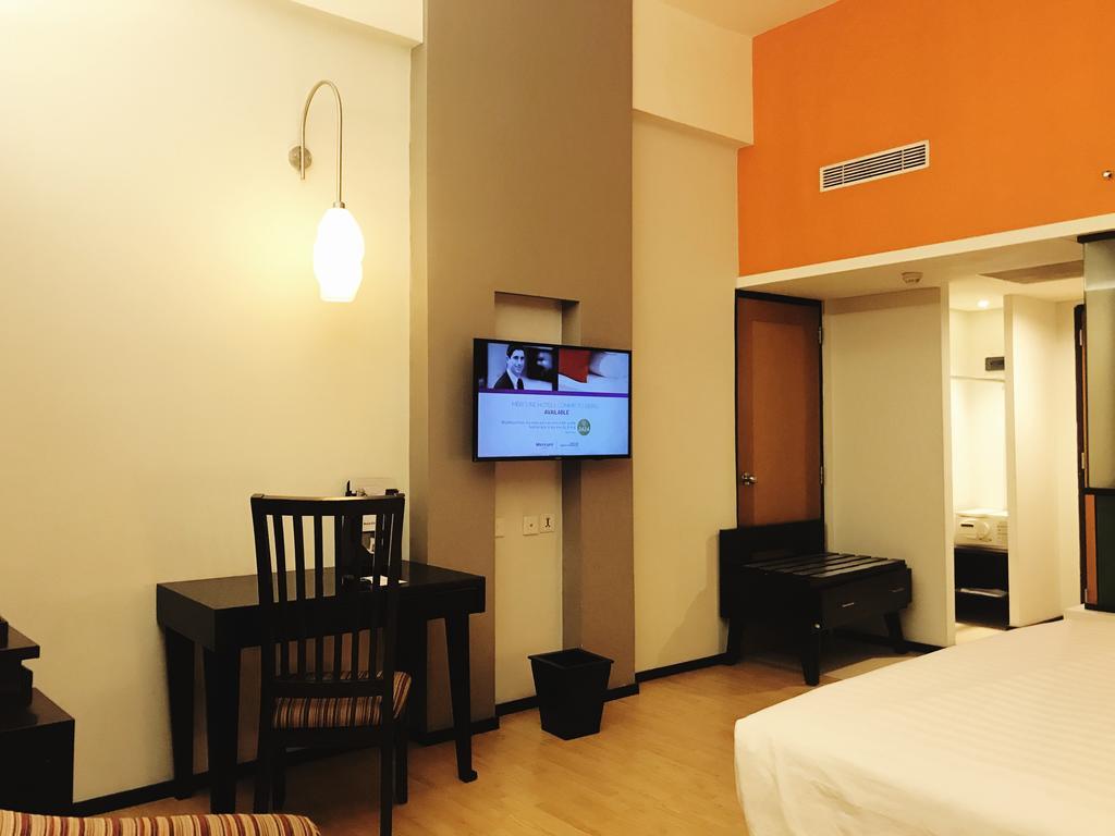 Mercure Surabaya Luaran gambar