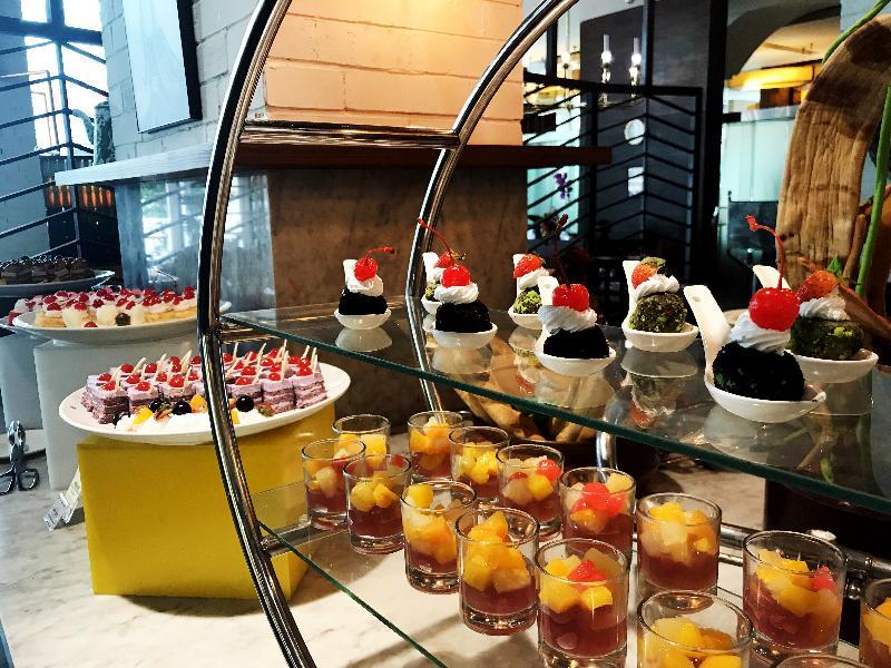 Mercure Surabaya Luaran gambar
